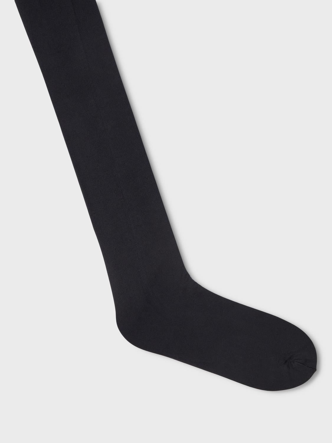 model_shot-front_full